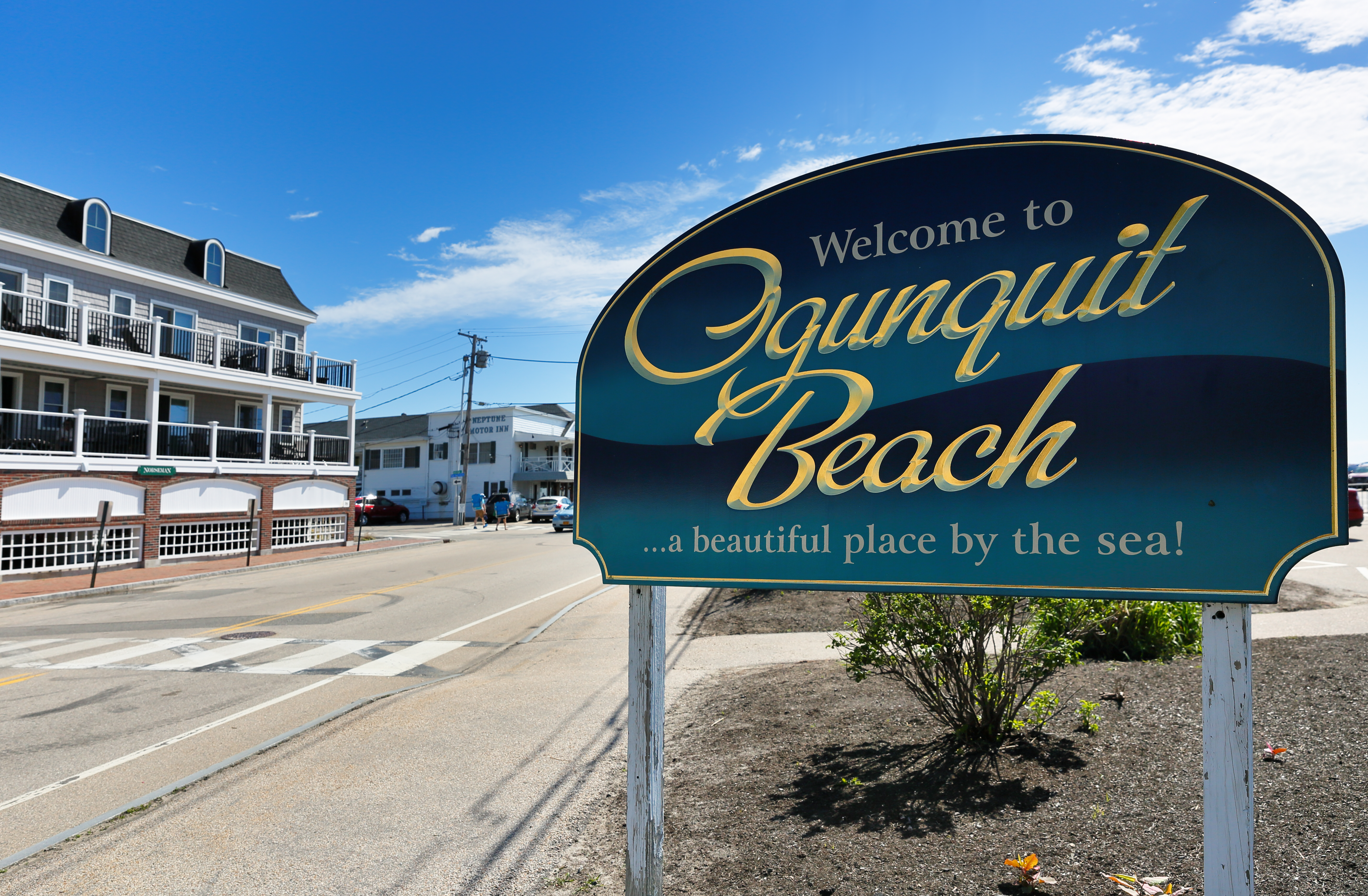 Ogunquit,,Maine,-,May,25,,2019:,The,Entrance,Sign,Of